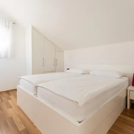 Apartments Barbati Novalja Exterior photo